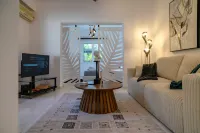Seclusion, Privacy and 2 bedroom Luxury in Glyfada