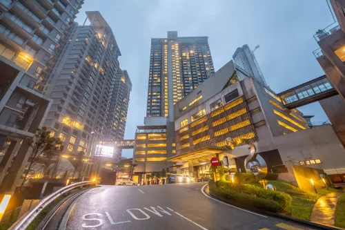 Premium Suites at Jalan Ion Delemen by BYON - 停車場