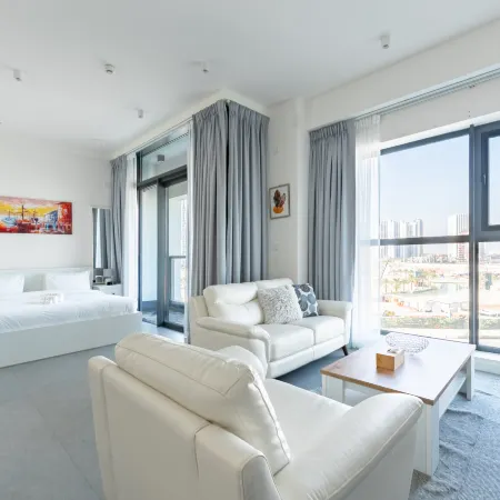 Modern Studio Retreat | Free Beach Access