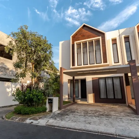 Kyzen - Modern 4BR Family Home w/ Private Garden