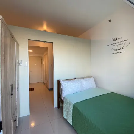Cozy 1 BR unit @ South Residences SM Southmall 05