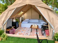 Riverside Glamping Resort Kanchanaburi - parcheggio