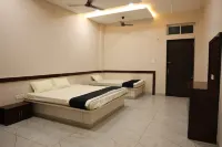 Navkar Palace Hotel & Resort Hotels in Khargone
