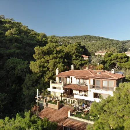 Erguvanlı Ev