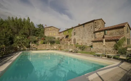 Monte Paradiso Agriturismo 卡斯泰洛城住宿飯店