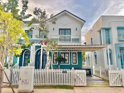 SUNRISE WILLA 4 BEDROOMS Hotels in Tien Thanh