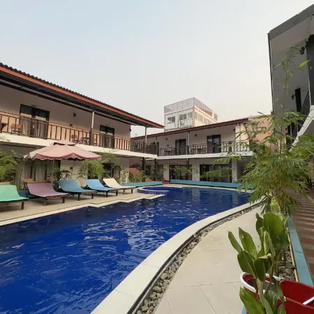 Vangvieng Night Market Resort Отели рядом с достопримечательностью «Храм Kang»