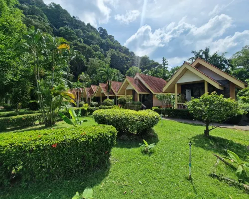 Rim Khao Jungle Resort Koh Lanta Hotels near مركز الشرطة