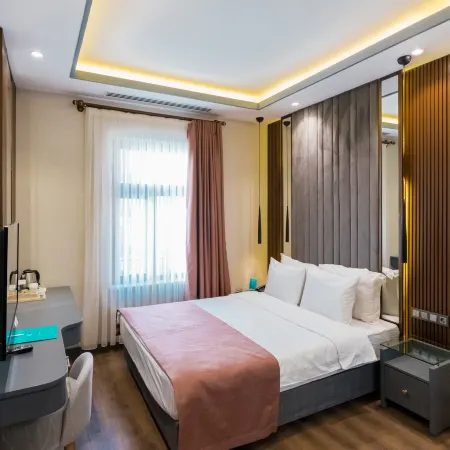 VE HOTELS ADAKALE