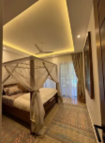 Luxurious 1bedhideaway with pool, AC &beach access
