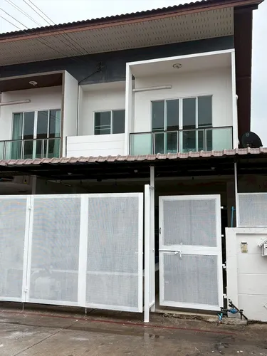 รูปภาพของเอ็นบี บางแสน เฮ้าส์ แอทเคแอล 8 พูลวิลล่า