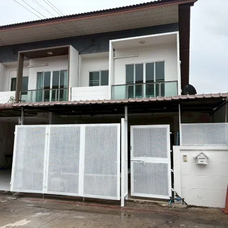 NB Bangsaen House@KL8  pool villa