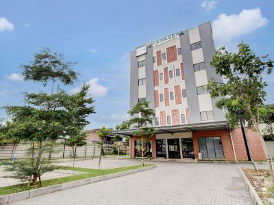 Townhouse Oak near The Park Mall Solo formerly D’Nawasena Guest House