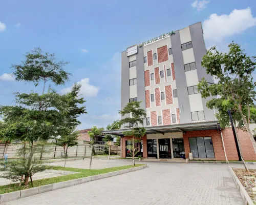Townhouse Oak near The Park Mall Solo formerly D’Nawasena Guest House Hotels in Grogol