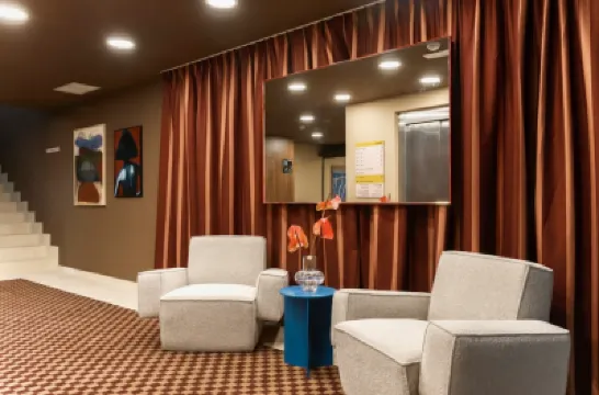 Native Bank Hotels in London