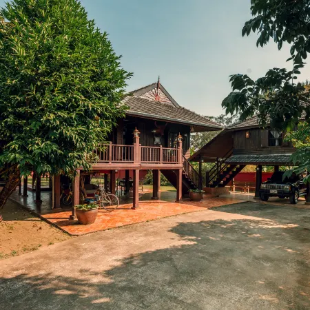 Kamolchanok House & Gallery