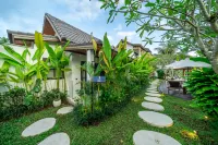 Sarang apartments by EVDEkimi - Cosy Ubud hideaway with large pool