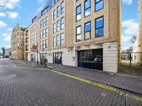 2BR Home in Cardiff Bay with Private Balcony! Hotels in Butetown