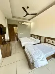 Laksh hotel,Proprietor Dilbag - parking
