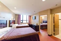 Dynasty Hotel and Suites New York LaGuardia Hotel - С тренажерным залом