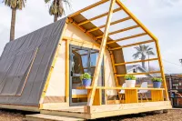 Urban Glamping Oasis: Comfort & Adventure Combined