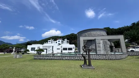 hwimokart resort Отели рядом с достопримечательностью «Gwan-Eumbong»