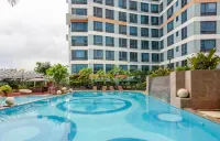 Stunning Suite 10 Steps from Eastwood Mall