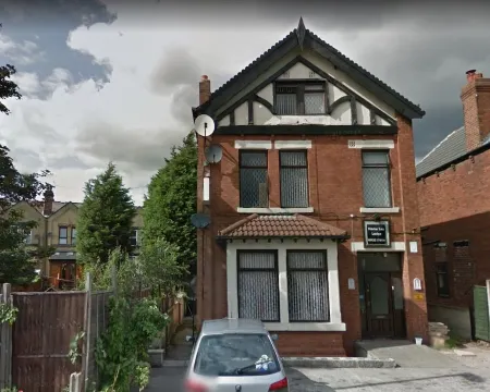 OYO Woodville Lodge Leeds Отели рядом с достопримечательностью «Университет Лидс»