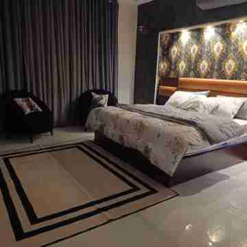 Comflux Bahria Rooms