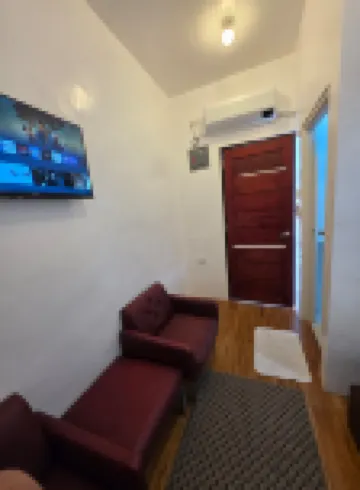 Room 207 Studiotype apt in hensonville near SM/clark โรงแรมใน