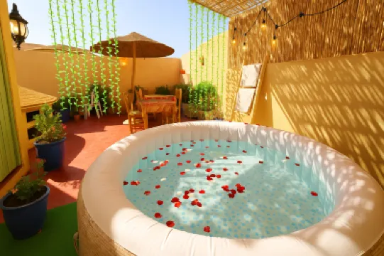 Riad Safran Rouge Jacuzzi RoofTop のホテル
