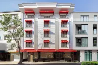 Hotel De Bonte Hotels near Aksaray Metro Station