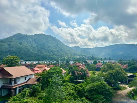 รูปภาพของอพาร์ทเม้นแบบพาโนรามา วิวภูเขา. อินเตอร์เน็ตไร้สายที่ดีที่สุด