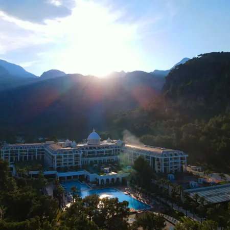 Juju Premier Palace Hotel Отели рядом с достопримечательностью «Пляж Бельдиби»