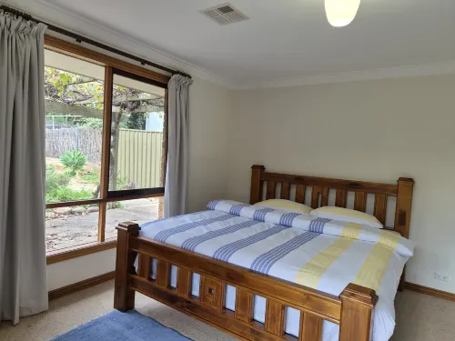 Quiet Family Home Near Adelaide CBD - Myrtle Bank - Pet friendly