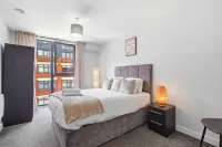 Modern Digbeth Stay | Ensuite | Free Parking - Condos