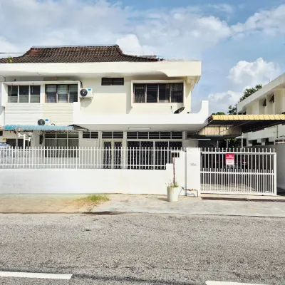 Spacious 4 brooms house@USM/Qbay/FTZ/Spice Arena - 주차장