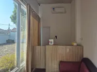 Hotel O near Mitra Plumbon Hospital formerly Guesthouse Pondok JK - Parking