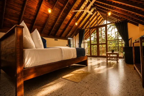 Nine Arch Jungle Inn - balcony