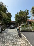 Dinasty Living Villa Batukaras - parking
