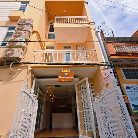 TOM'S HOMESTAY HUE