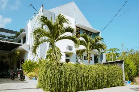 Mama Komodo Bed & Breakfast Отели рядом с Аэропорт Лабуан Баджо