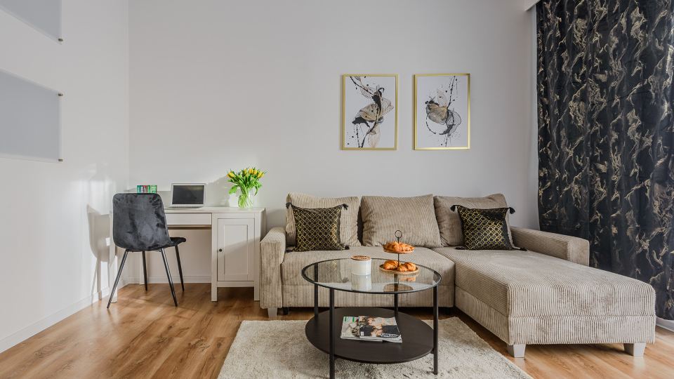 Lumina stylish apart with parking in City Center