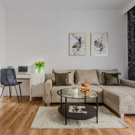 Lumina stylish apart with parking in City Center