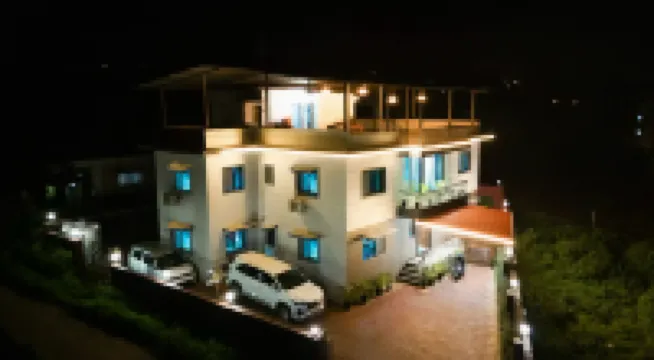 Sai Hill’s Holiday’s Hotel a 