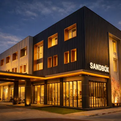 SANDBOX HOTEL ラーチャパット大学 ナコンシータマラート分校周辺のホテル
