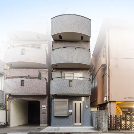 Kuzens-kamada-