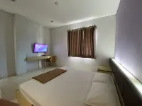 Townhouse Oak Hotel Niaga Surabaya - Park Yeri