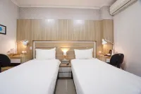 Townhouse Oak Hotel Damar Kurung - parking