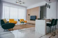 Luxury 2BR Penthouse w/ Pool - Pet friendly